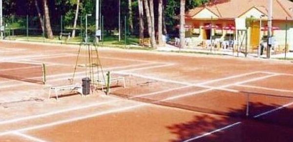 Helikon Tenisz Club